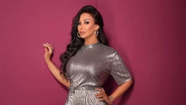 شاهد .. شاهيناز تطلق "دندنه"