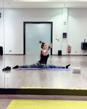 شاهد .. بالصورة- نسرين طافش في نفس وضعية ياسمين صبري..و إثارة الجدل إلى الواجهة مجدداً