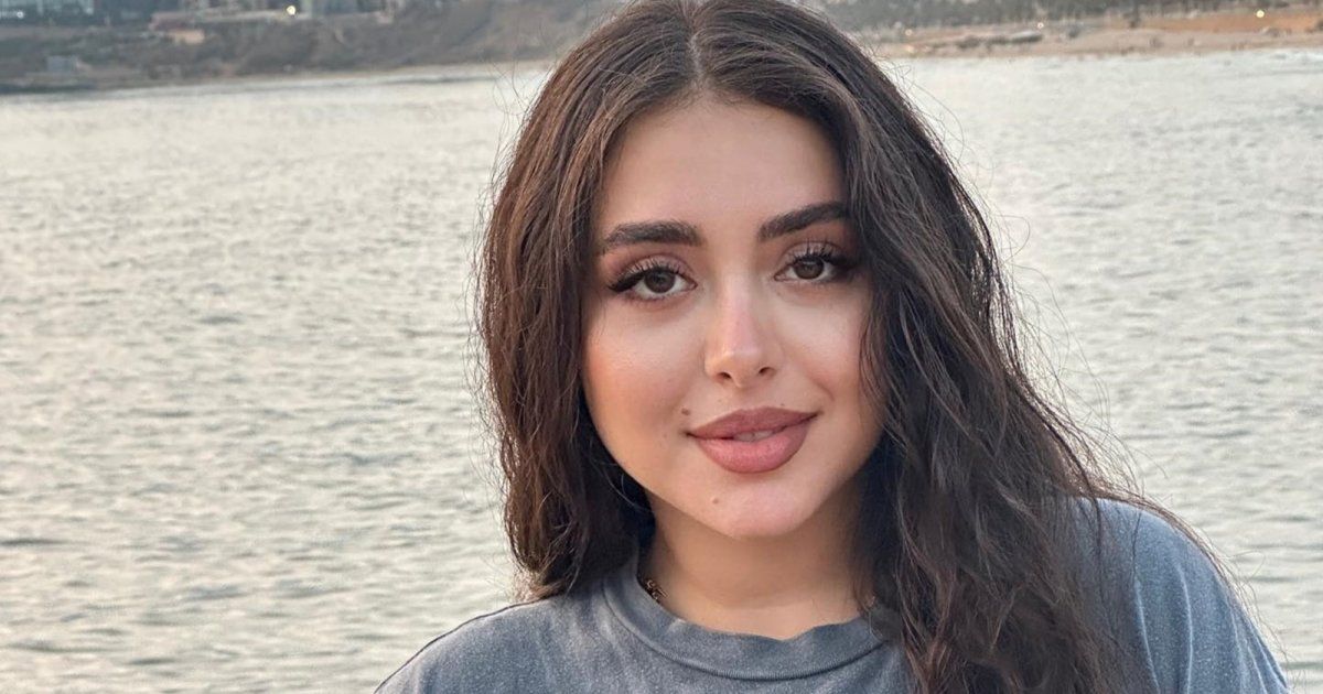 شاهد .. بالصور- بفستان رمادي ضيق.. هيا مرعشلي تتألق تستعرض لياقة ورشاقة جسدها