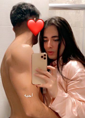 شاهد .. بدر خلف يعترف: "كبرت مؤخرتي وأصبحت بهذا الحجم"!