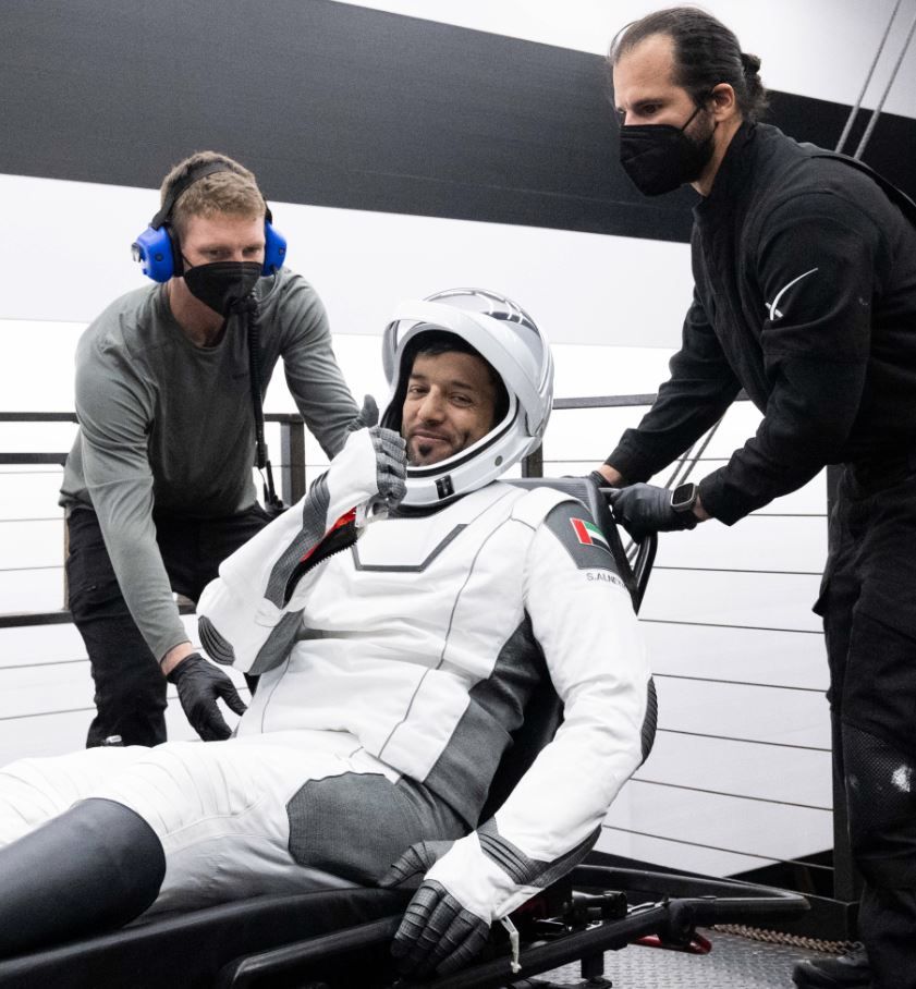 10:15 مساء.. أول ظهور إعلامي لسلطان النيادي بعد عودته من الفضاء