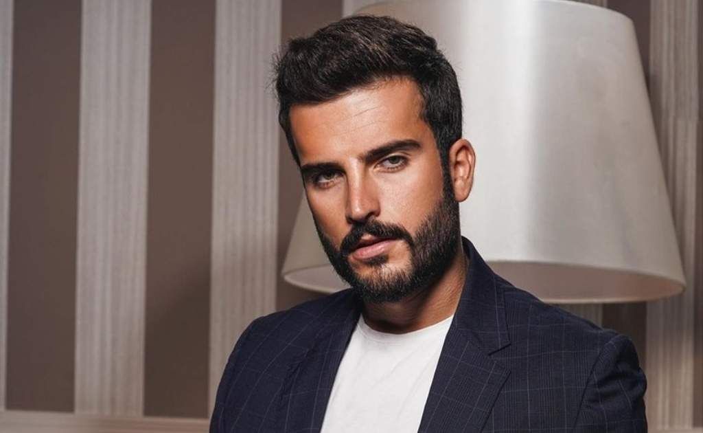 شاهد .. مهند الحمدي يعلن زواجه من حبيبته اللبنانية.. وصور رومانسية من عقد القران