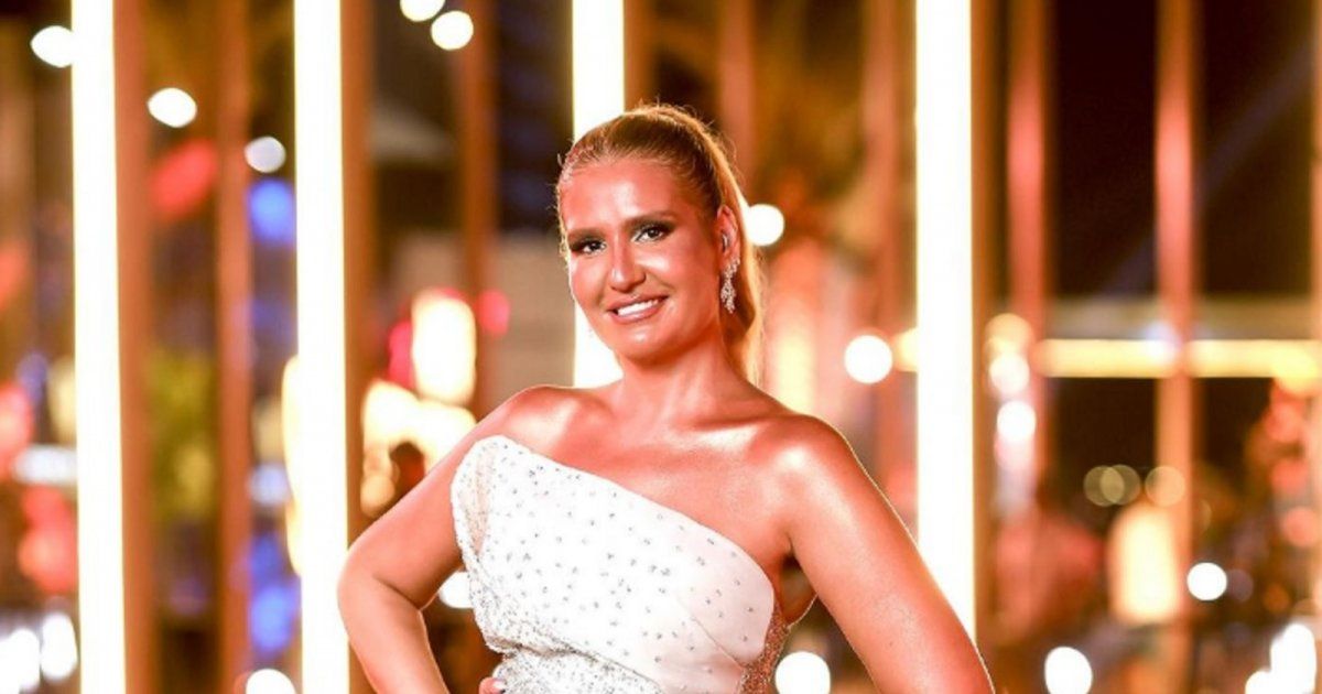 شاهد .. بصور من الذكريات.. هنا شيحة تعايد أشرف عبد الباقي و خالد النبوي في عيد ميلادهم