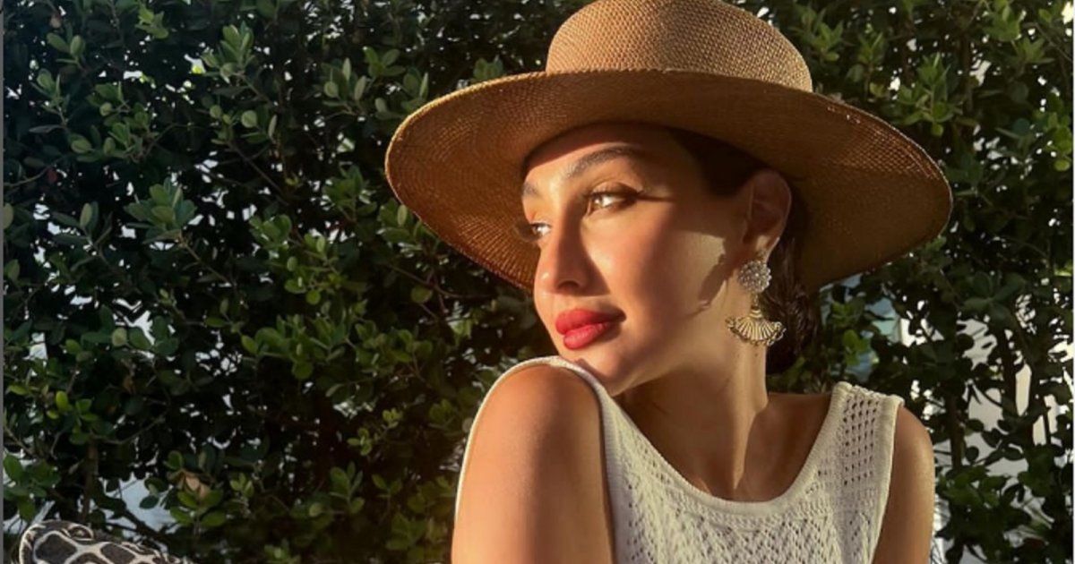 شاهد .. بالصور- بالمايوه.. جيسي عبدو تسحر الجمهور بإطلالة صيفية رائعة