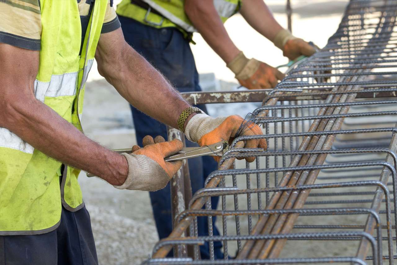 عاجل| تحريك جديد في أسعار الحديد والأسمنت الآن.. ضربة قاصمة