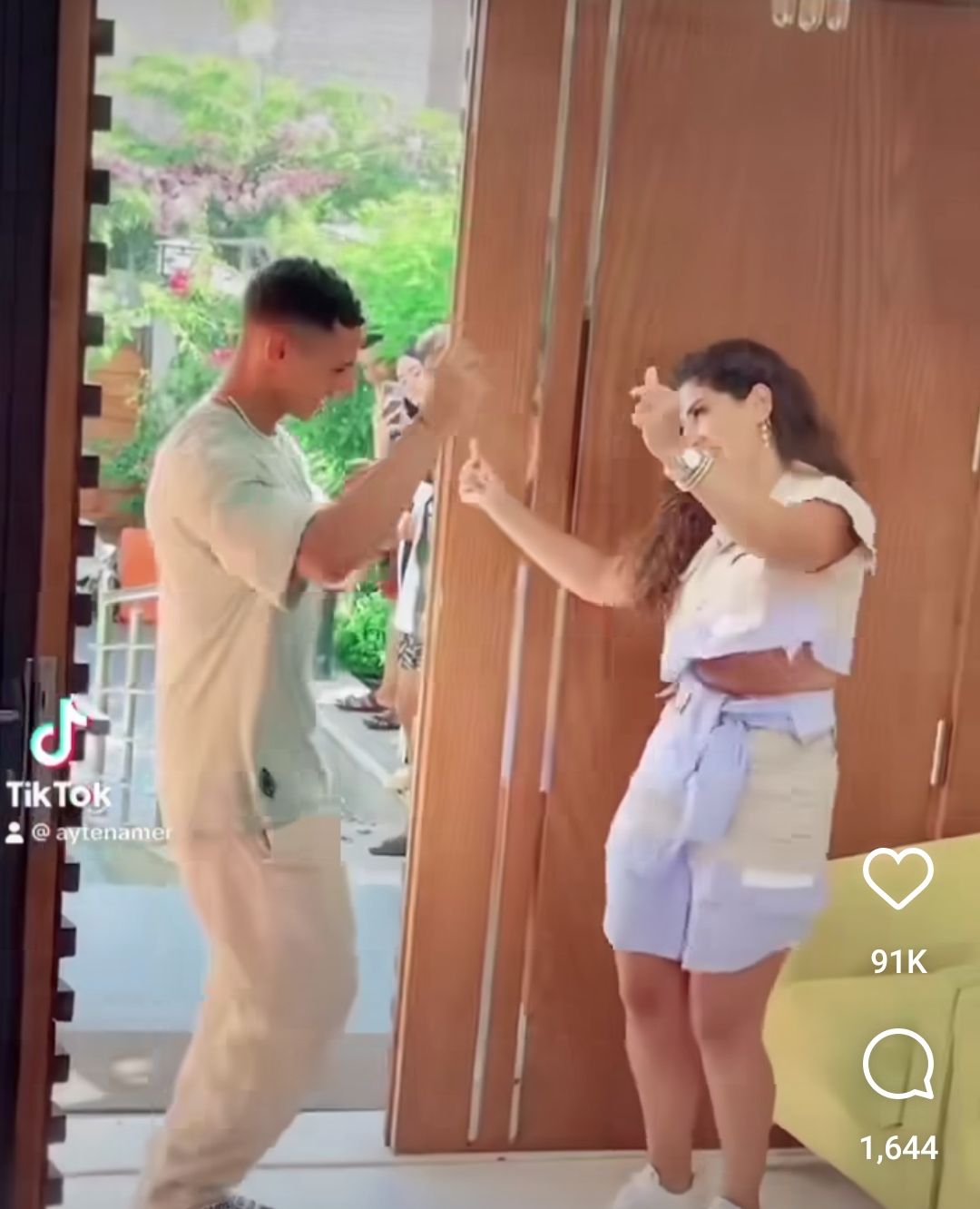 آيتن عامر في وصلة رقص لأول مرة هتجننك.. شاهد