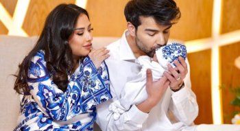 شاهد .. فرح الهادي تكشف عن وجه ابنها آدم بعدما كانت أكدت وزوجها عدم إقدامهما على الأمر-بالصور