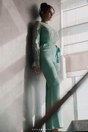 ع الرايق .. درة عملت من قلبها فستان – شاهد