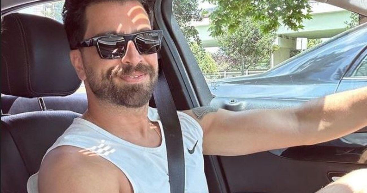 شاهد .. معتصم النهار يستمع إلى أغنية تركية في السيارة ويرددها وهكذا علق متابعوه-بالفيديو