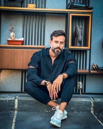 شاهد .. بعد محمد رمضان وأحمد سعد وغيرهما .. سعد رمضان بملابس شفافة