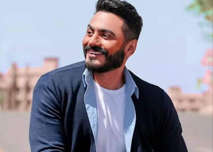 تامر حسني أبو الرجولة بيقدم مساعدات للشعب الليبي : مش جديد عليك