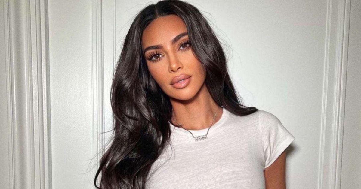 شاهد .. بالصورة - إطلالة أنيقة لـ كيم كارداشيان في عشاء مؤسسة Kering