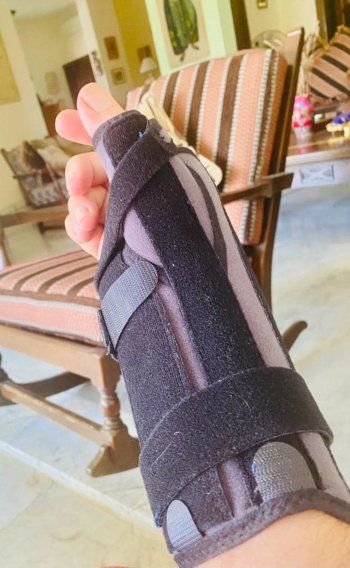 شاهد .. مارسيل خليفة يكشف تطورات وضع يده المكسورة-بالصورة