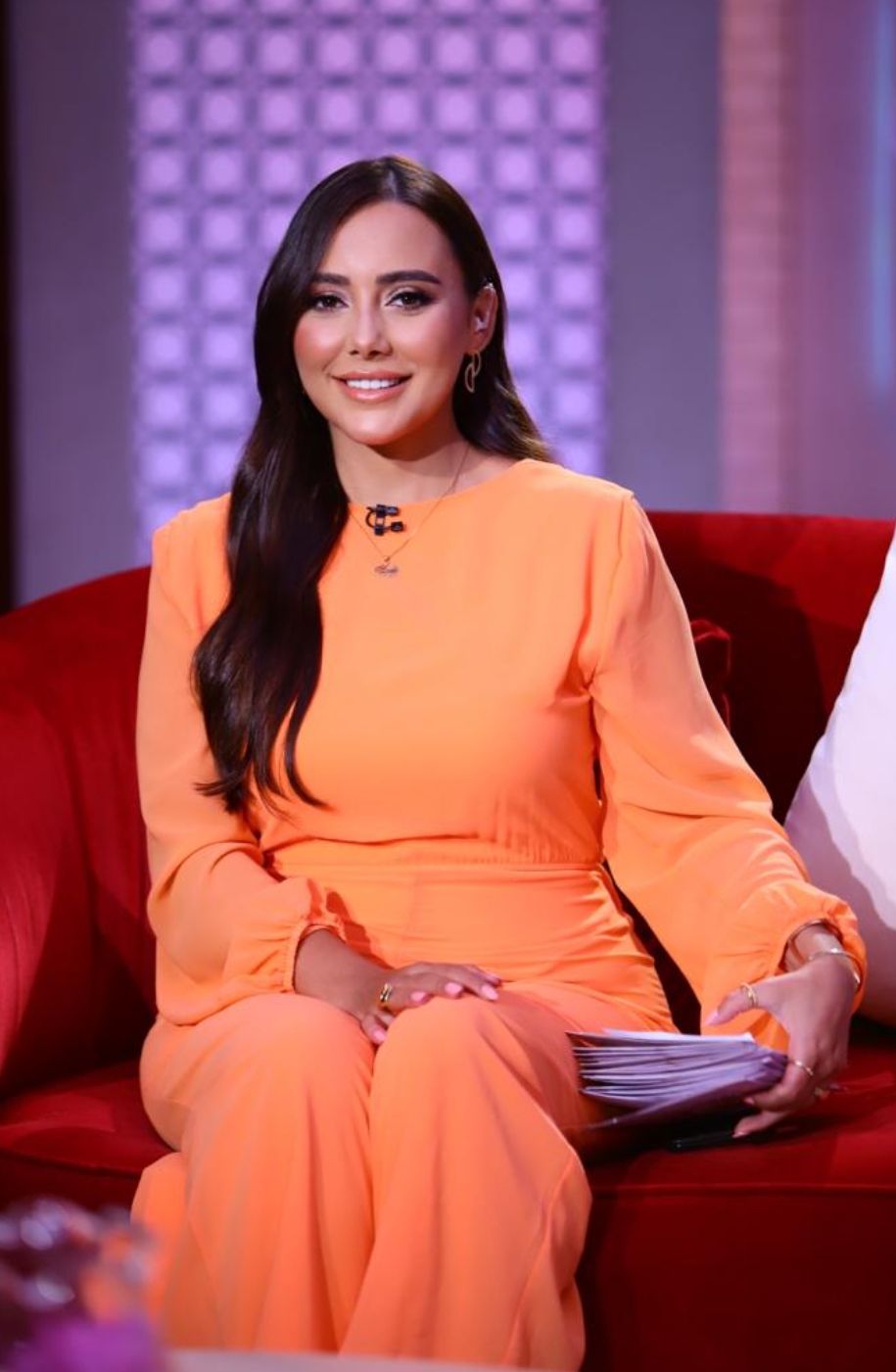 بثينة توكل تناقش دور المرأة في الأسرة – فيديو وصور