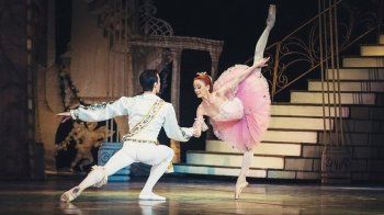 شاهد .. كيم جونغ أون يتحول من صارم إلى رومانسي .. وما علاقته بالحسناء النائمة؟-بالصورة