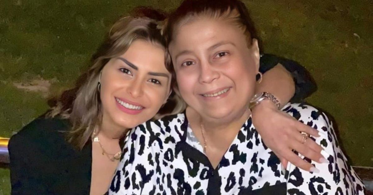 شاهد .. بالصورة- من شوارع باريس.. منة فضالي تستمتع بإجازتها مع أمها