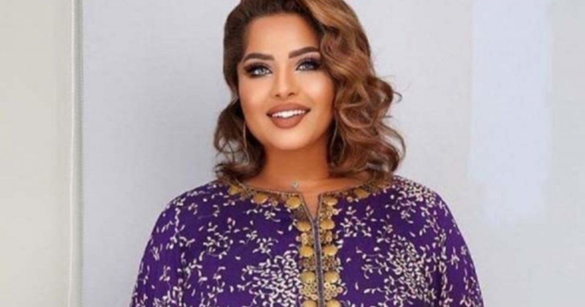 شاهد .. هيا الشعيبي تعلن عن جنس جنينها بعد تلقيها أسداً كهدية