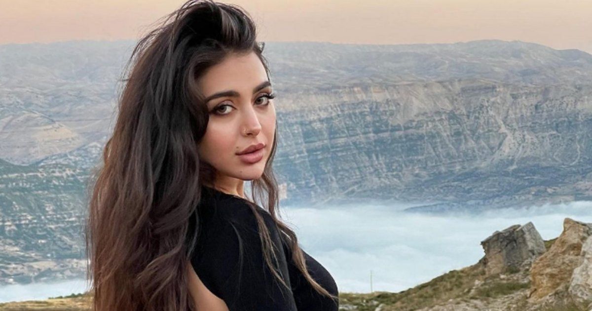 شاهد .. بالصور- من داخل الـ "Rolls Royce"..هيا مرعشلي تسحر الجمهور بجمالها