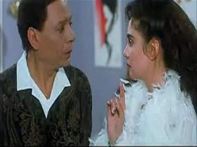 تتواصل معه باستمرار.. شيرين تكشف حالة عادل إمام الصحية