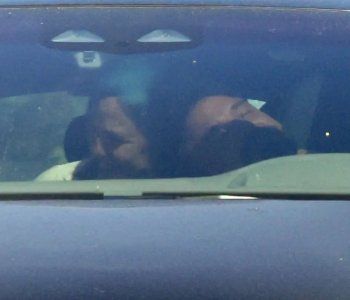 شاهد .. بالصور - لحظة حميمة تجمع بين بن أفليك وطليقته جينيفر غارنر