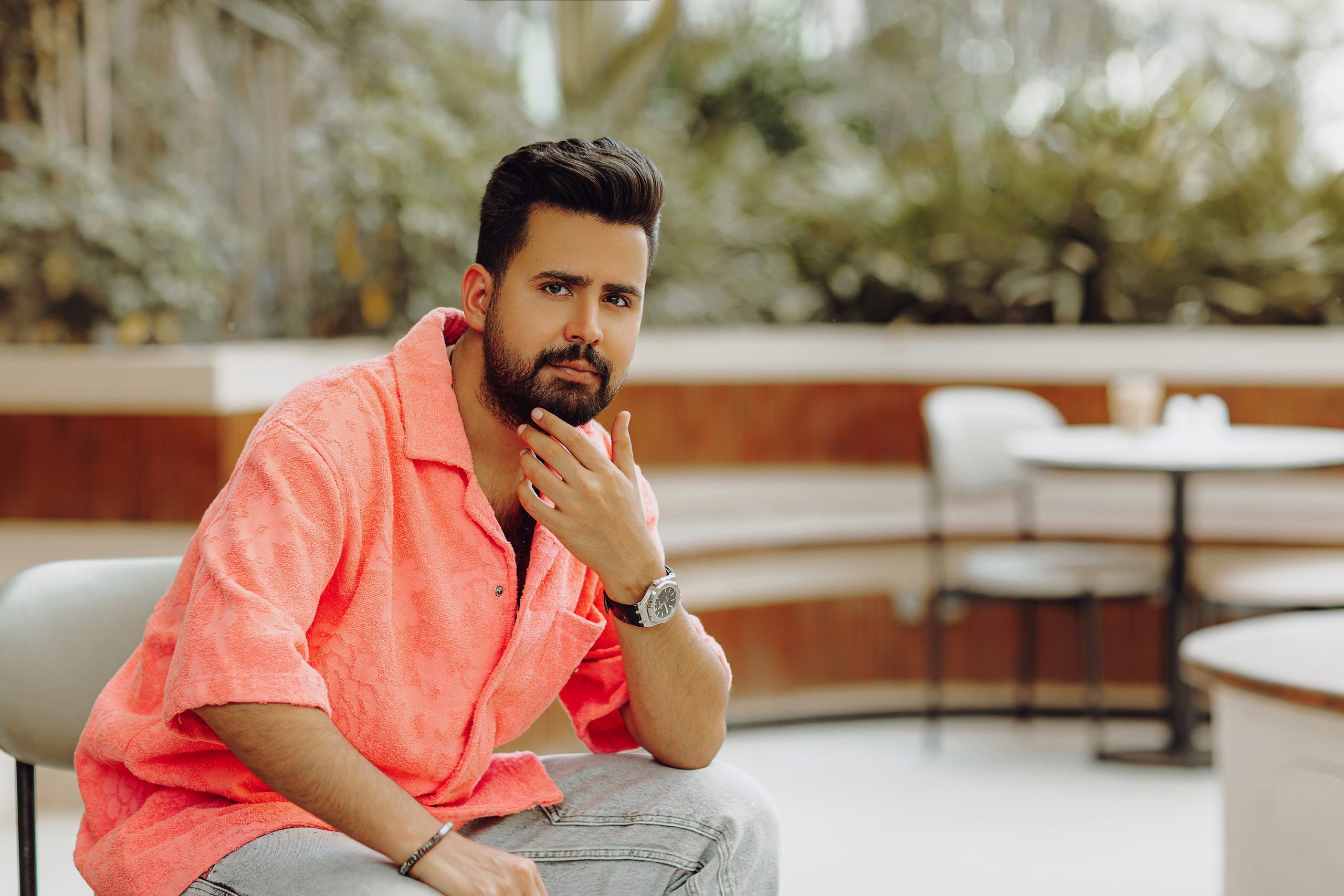 اسمع أغنية قصي حاتم الجديدة “شعندي غيرك”: هتروح في حتة تانية