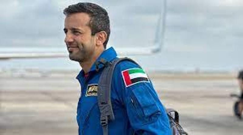 غدا… سلطان النيادي في أحضان الوطن