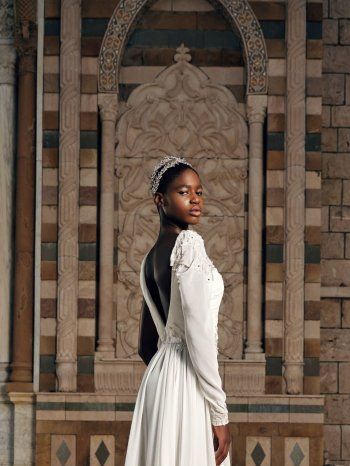 شاهد .. زهور العروس : الانصهار الرومانسي لأناقة باريس وزهور ألمانيا في نهضة عبد محفوظ الجديدة