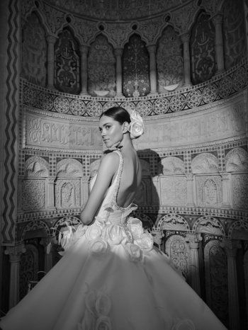 شاهد .. زهور العروس : الانصهار الرومانسي لأناقة باريس وزهور ألمانيا في نهضة عبد محفوظ الجديدة