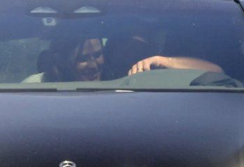 شاهد .. بالصور - لحظة حميمة تجمع بين بن أفليك وطليقته جينيفر غارنر