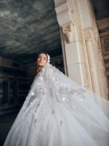 شاهد .. زهور العروس : الانصهار الرومانسي لأناقة باريس وزهور ألمانيا في نهضة عبد محفوظ الجديدة