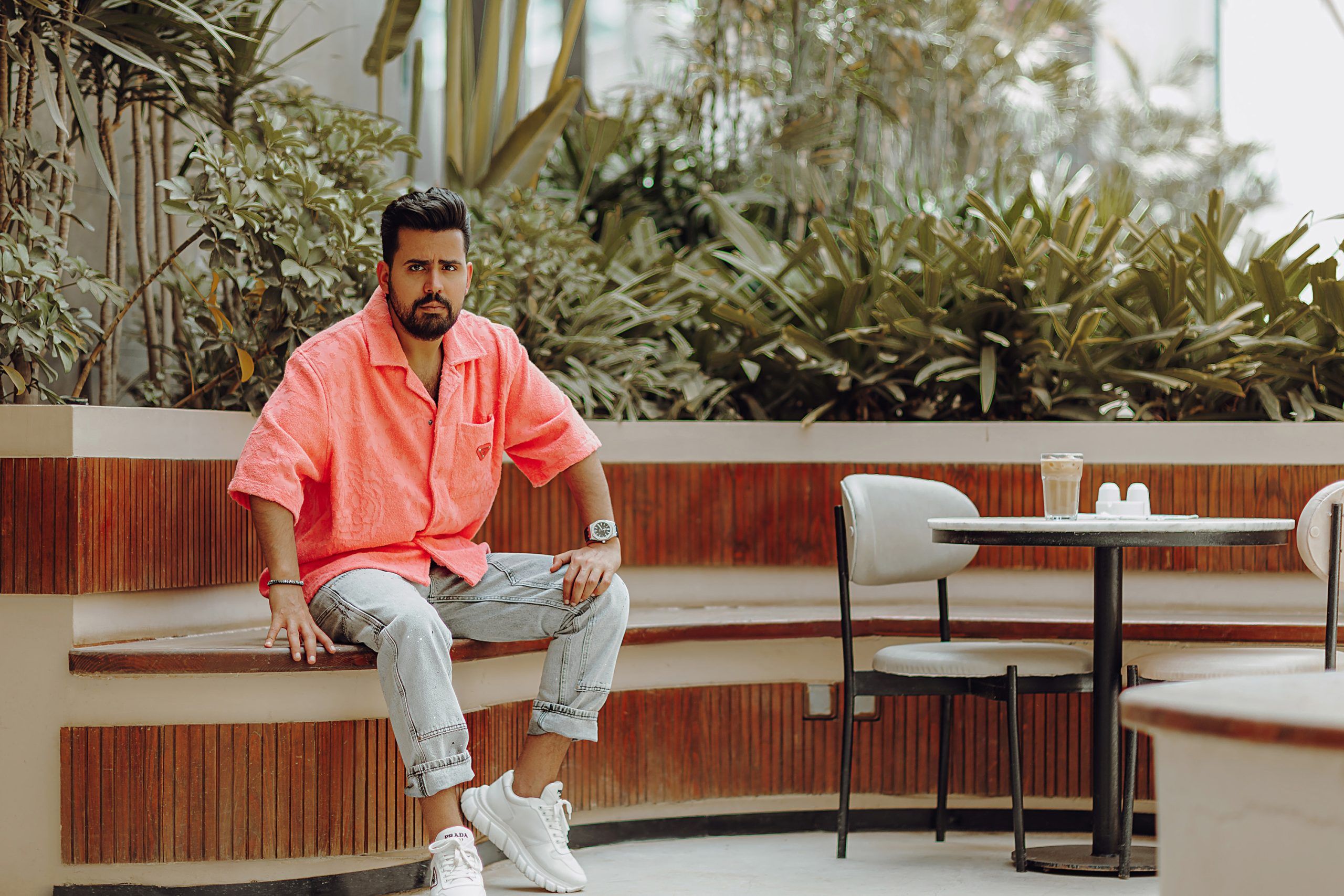 اسمع أغنية قصي حاتم الجديدة “شعندي غيرك”: هتروح في حتة تانية