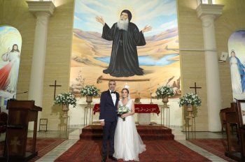 شاهد .. غسان محفوظ عريساً بين أعماله الفنية