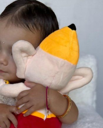 شاهد .. بالصور - بريانكا شوبرا تربي إبنتها على الديانة الهندوسية.. إليكم التفاصيل