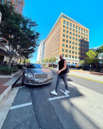 شاهد .. بالصور - جوزيف عطية يتجول في واشنطن في إطار جولته الأميركية