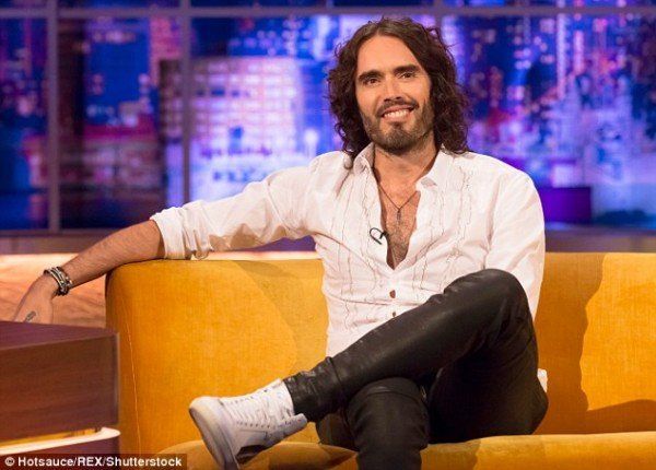 شاهد .. اليوتيوب يوقف علامة راسل براند التجارية عن تحقيق الدخل من قناته