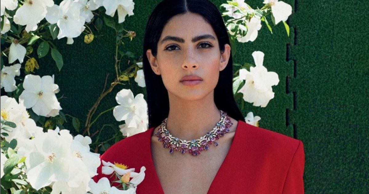 شاهد .. بالصور- بفستان أسود مكشوف الظهر.. هدى المفتي تستعرض أنوثتها