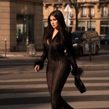 شاهد .. بالصورة - هدى الإتربي تبهر بإطلالة رائعة من باريس