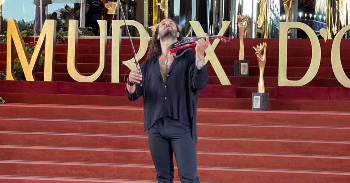 شاهد .. حبيب ألبرتو .. عندما دخل جنون الموسيقى الى القلوب في افتتاح الموريكس دور 2023