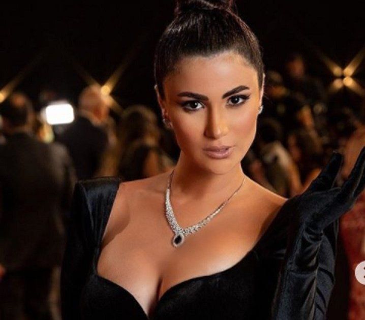 شاهد .. بالصورة - هدى الإتربي تبهر بإطلالة رائعة من باريس