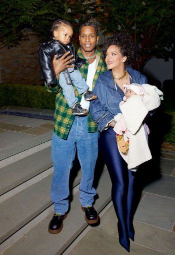 شاهد .. ريهانا تكشف عن وجه مولودها الثاني من أساب روكي-بالصورة