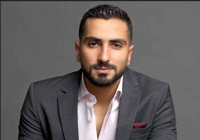 محمد الشرنوبي فاق لنفسه : خافي علي نفسك ياسارة طباخ