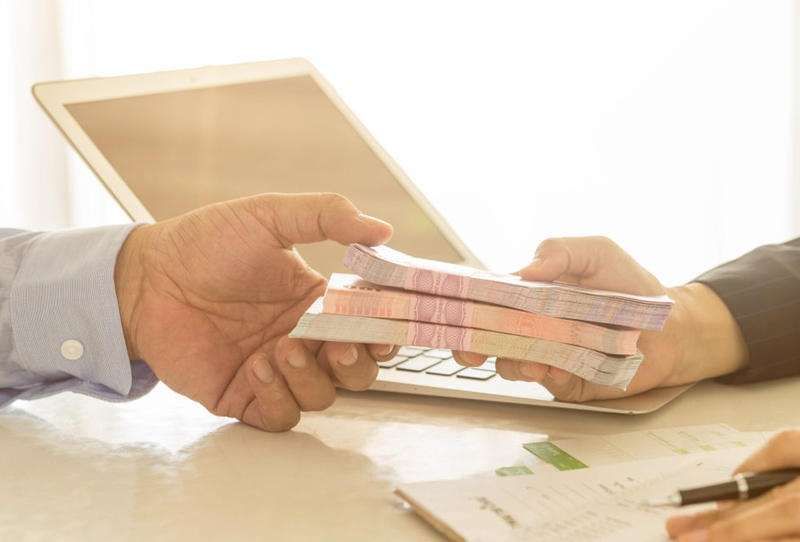 بعد تثبيت أسعار الفائدة.. أكبر قروض في البنوك للموظفين بشروط ميسرة