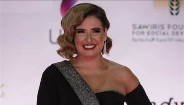 هنا شيحة جايه تعملنا 55 مشكلة حب