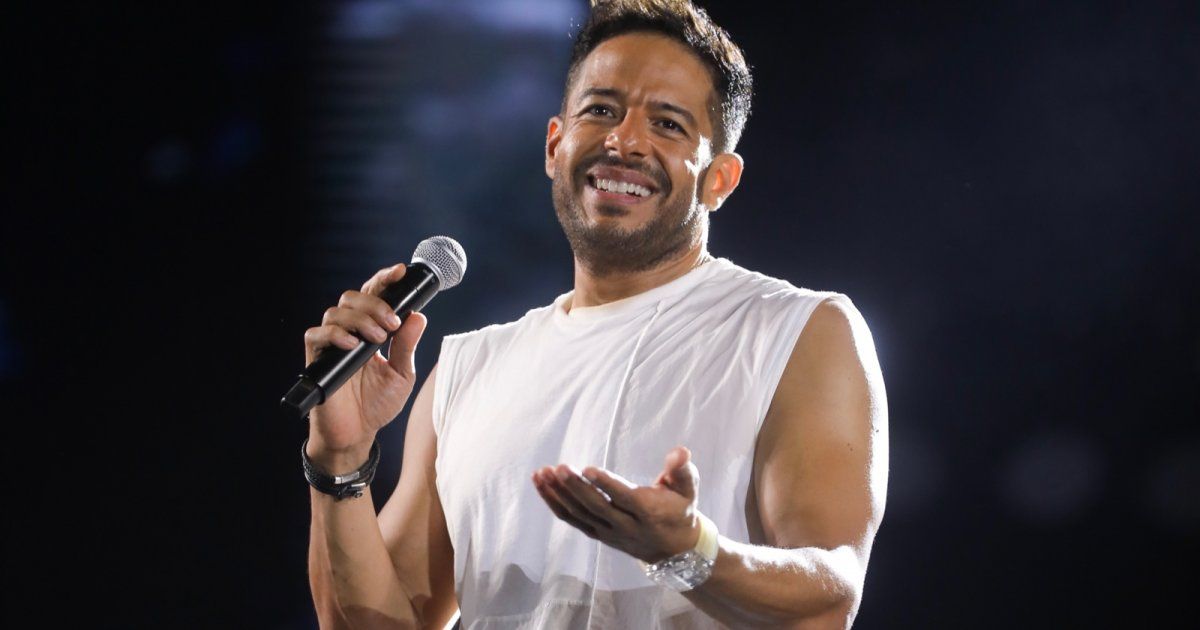 شاهد .. محمد حماقي يحيي حفلأ كامل العدد في الكويت .. ويشعل المسرح !