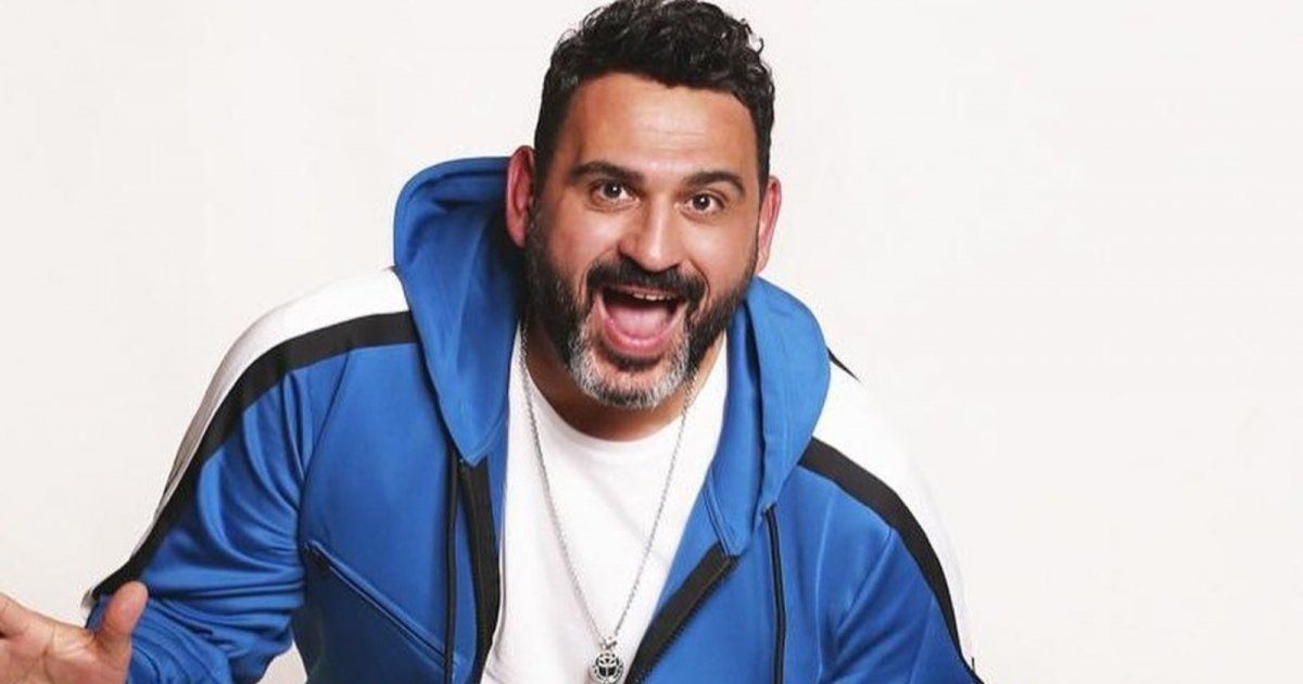 شاهد .. أكرم حسني يكشف سر مكالمة عادل إمام ومحمد صلاح له