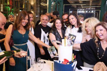 شاهد .. عصام كاريكا يغني لمايا بركات في عيدها .. بحضور وليد توفيق وسحر فوزي وكارلا بطرس وغيرهم