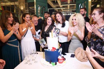 شاهد .. عصام كاريكا يغني لمايا بركات في عيدها .. بحضور وليد توفيق وسحر فوزي وكارلا بطرس وغيرهم