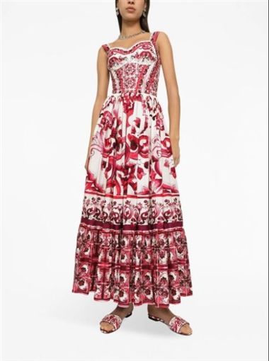 عبير صبري تودع الصيف بفستان سعره 67 ألف جنيه