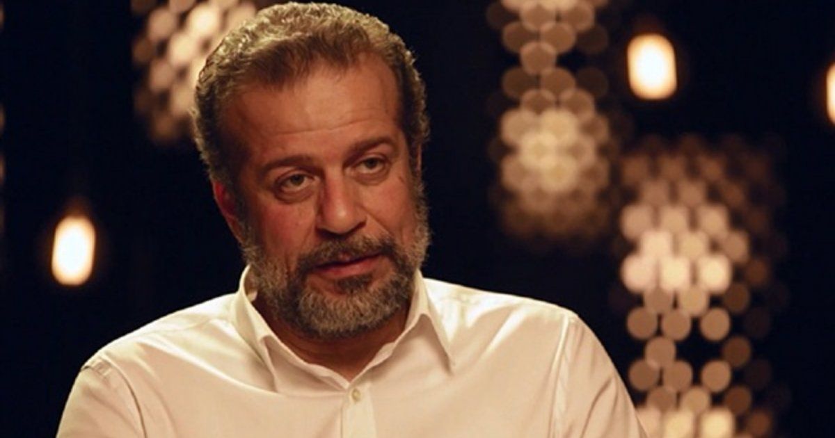 شاهد .. بالفيديو- شريف منير يعتذر لأحدى الصحفيات بسبب خلاف .. "كنت قليل الذوق وأستاهل النقد"