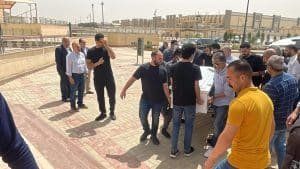 تشيع جنازة والدة دينا الشربيني إلي مثواها الأخير.. اتفرج كيف ظهرت الفنانة المصرية